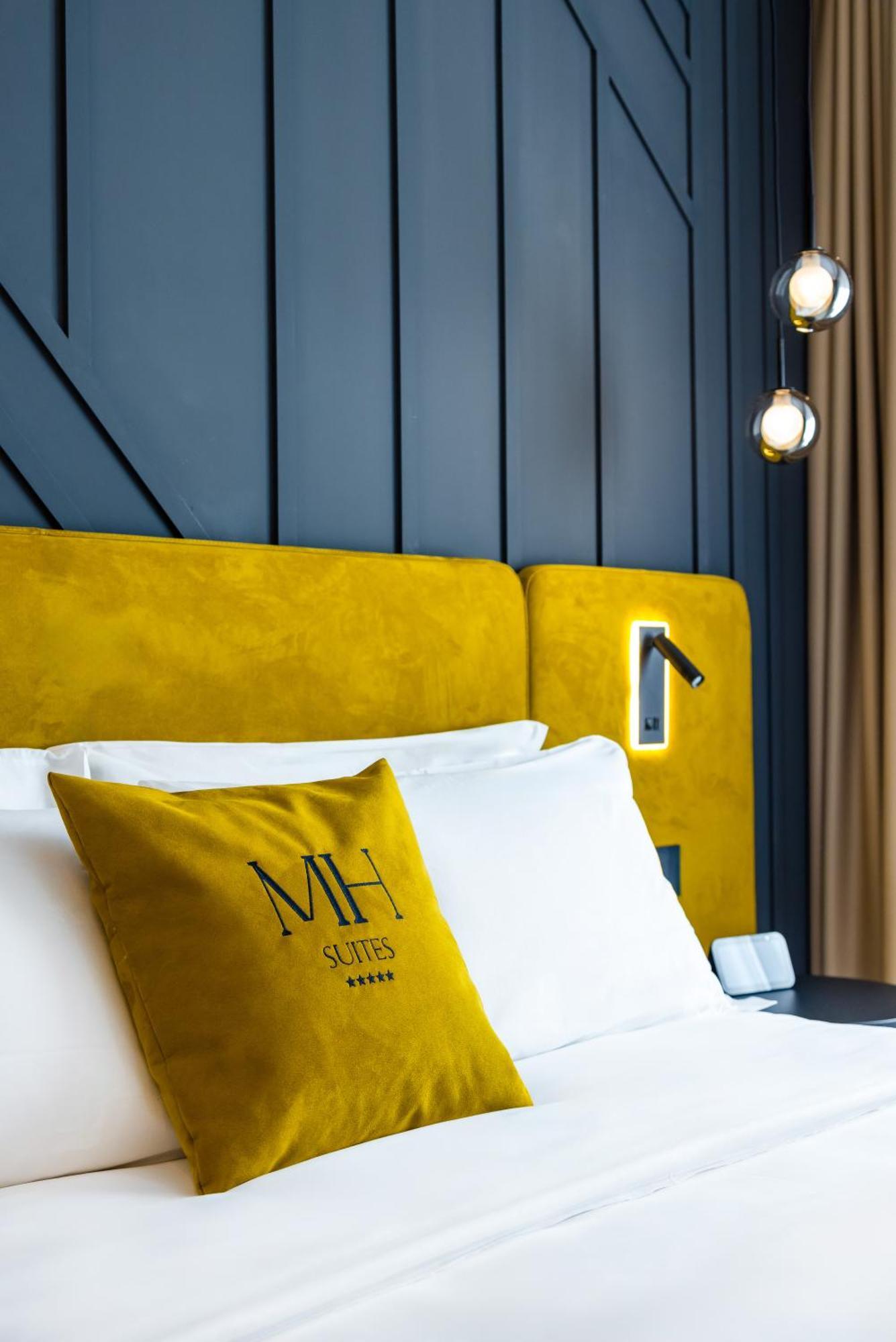 Mh Suites Plebiscito Наполи Екстериор снимка