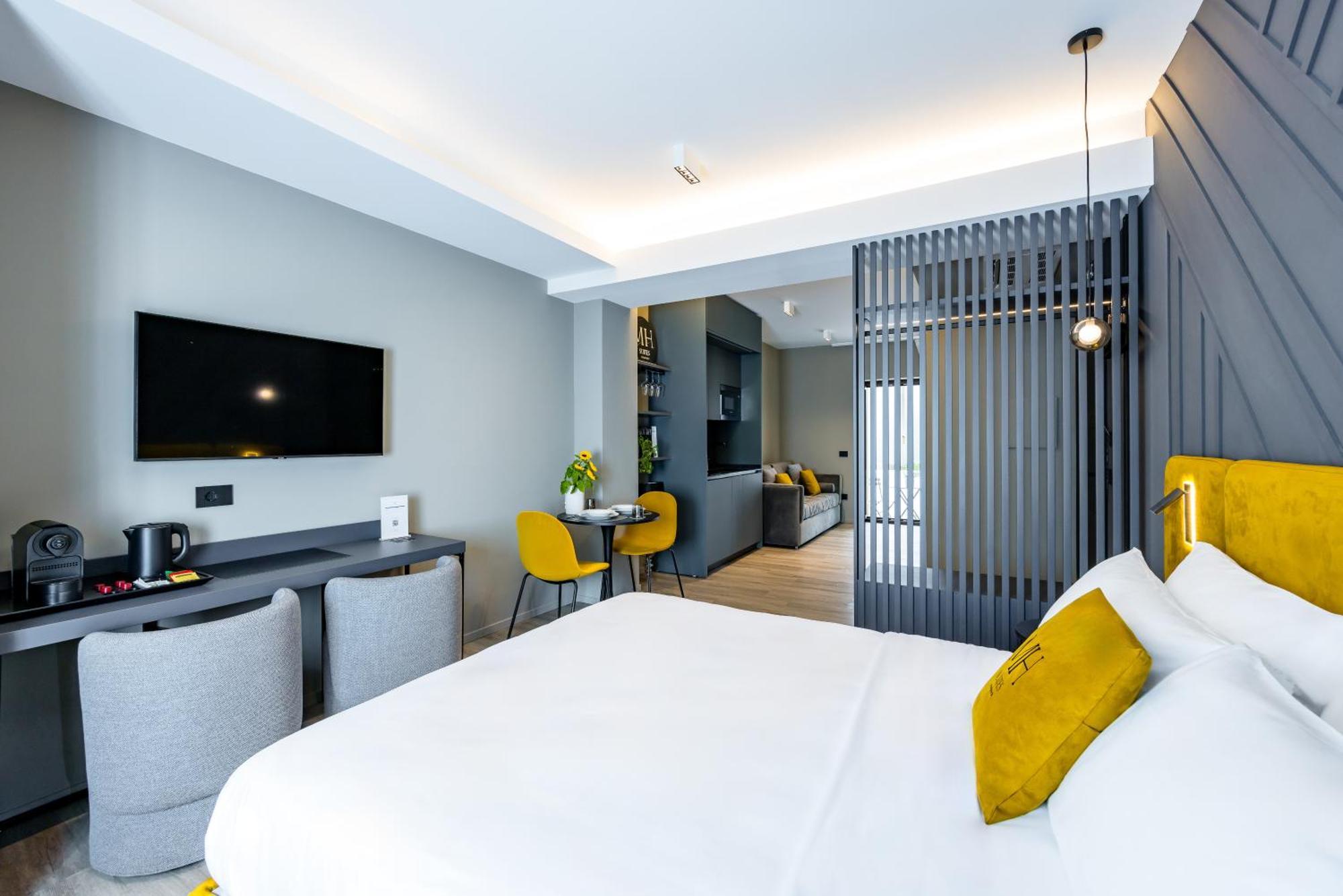 Mh Suites Plebiscito Наполи Екстериор снимка