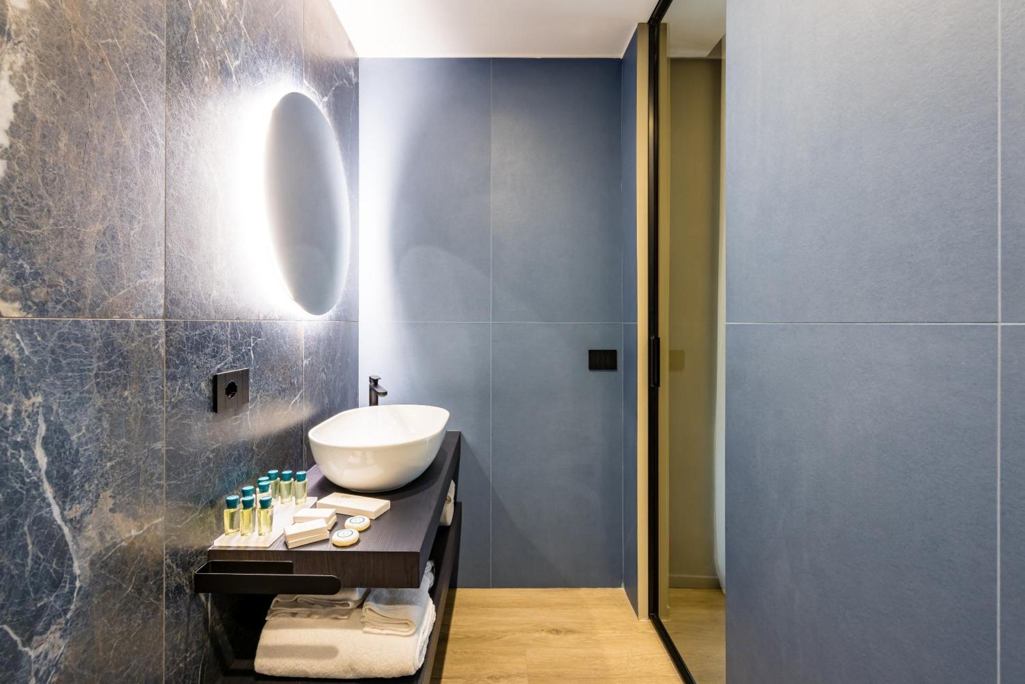 Mh Suites Plebiscito Наполи Екстериор снимка