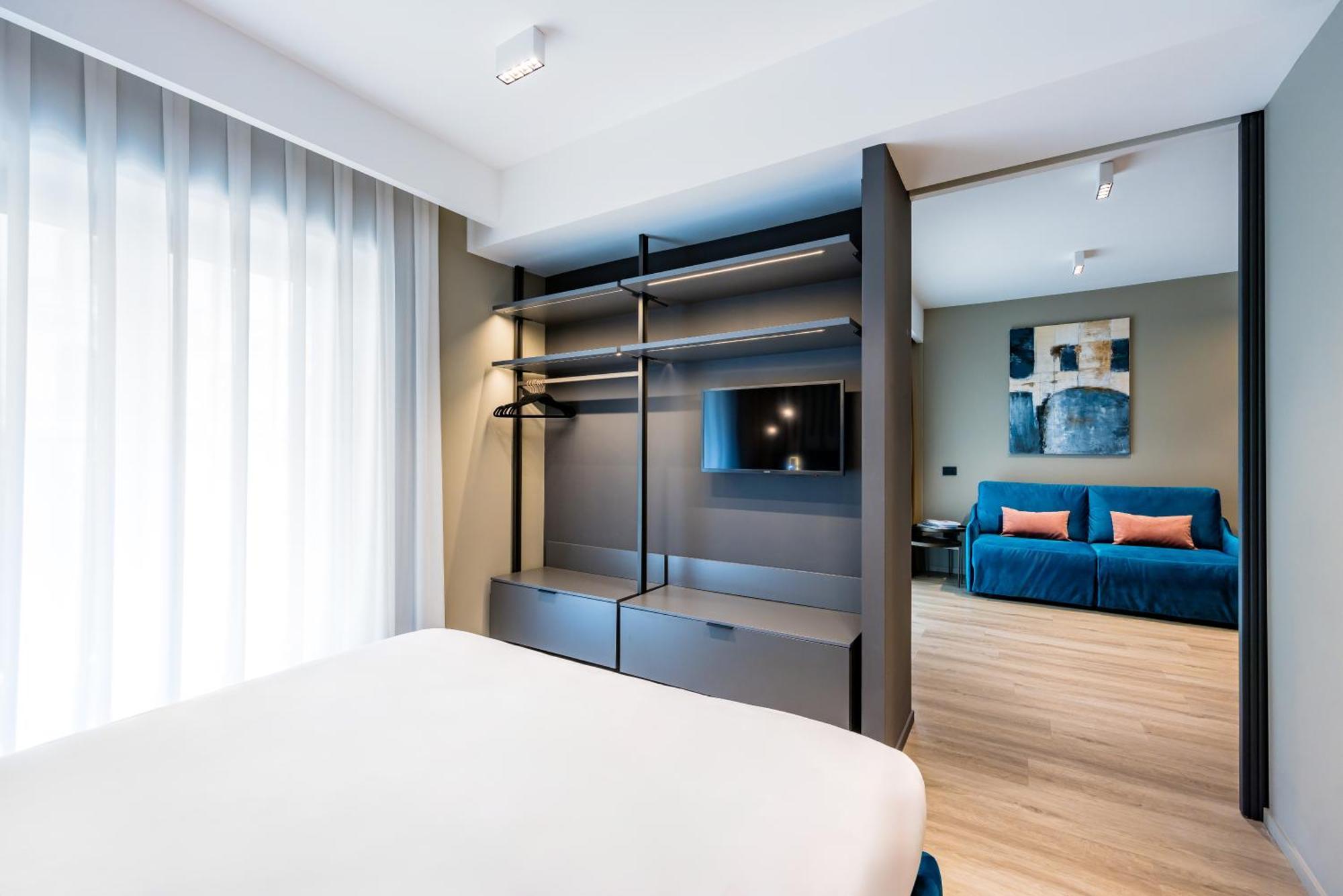 Mh Suites Plebiscito Наполи Екстериор снимка