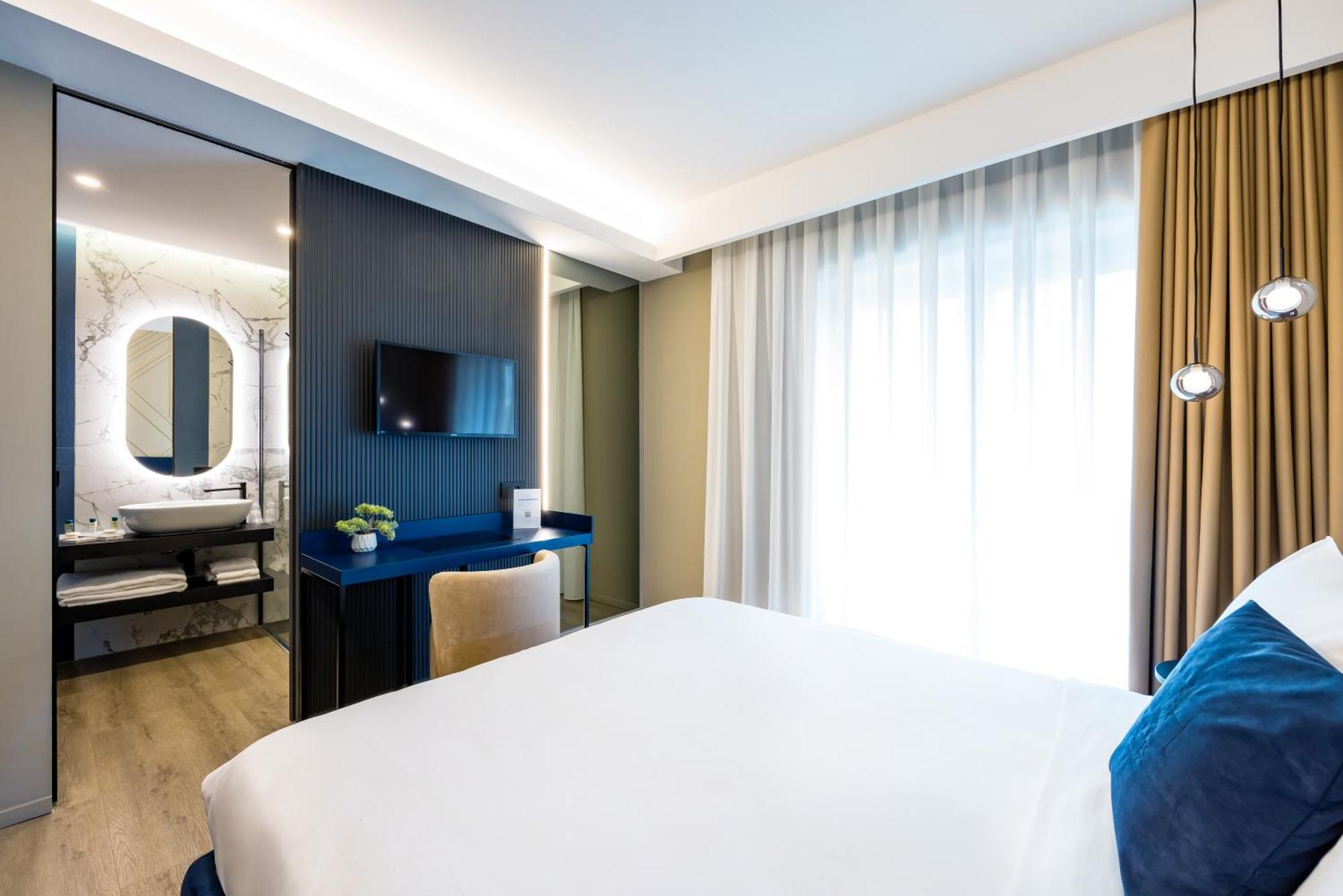 Mh Suites Plebiscito Наполи Екстериор снимка